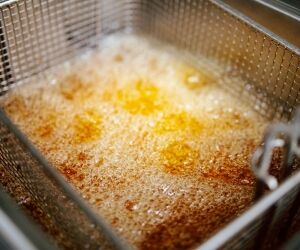 Que faire de son huile de friture ? Offrez-lui une seconde vie