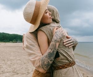 Une vie sans câlins, sans contacts physiques, c'est possible ?