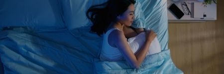 3 exercices de méditation à faire dans son lit pour s’endormir rapidement
