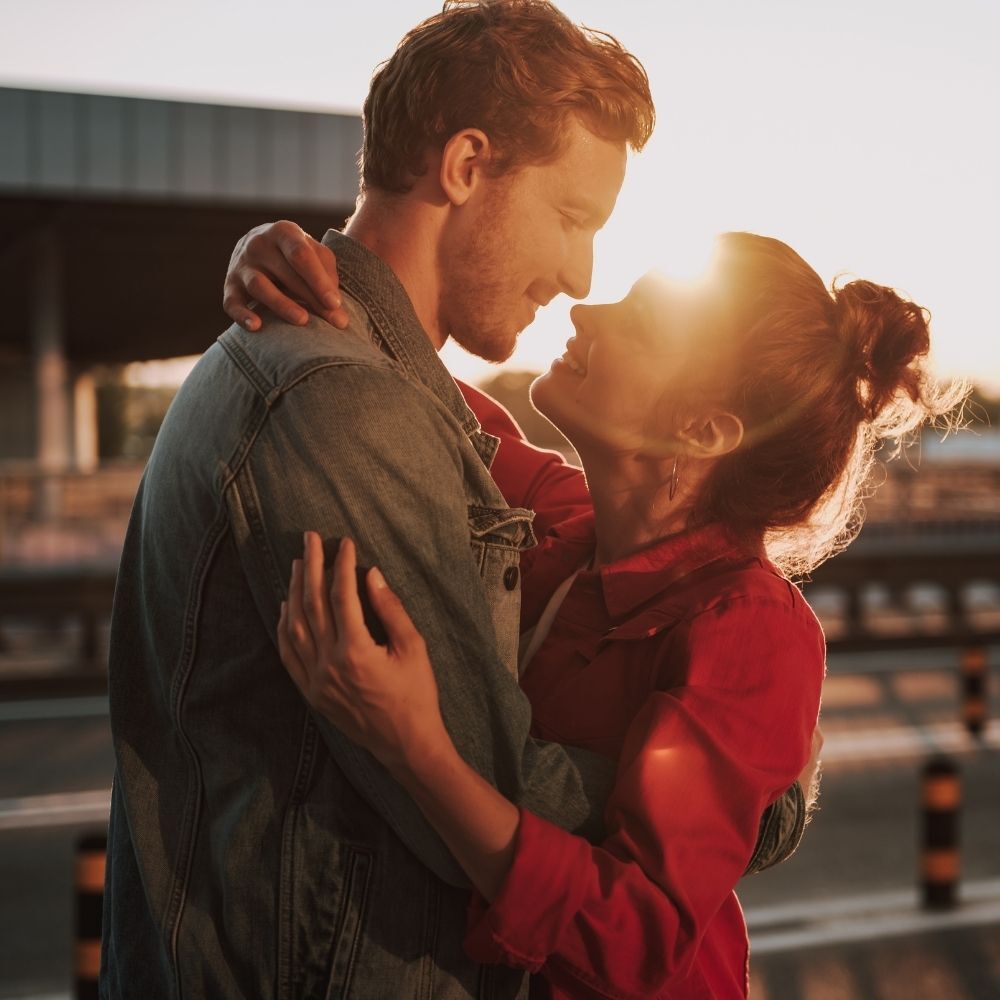 Les câlins : pourquoi sont-ils l'indispensable du couple ?