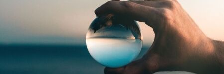 Comment lire l’avenir dans une boule de cristal ?