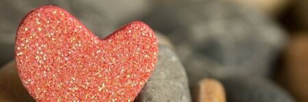 7 pierres à porter pour attirer l'amour et le garder