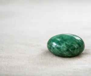 Pierre de Jade : origines et vertus, découvrez ses pouvoirs !