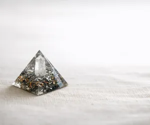 Orgonite : d'où vient cette pierre ? Quelle utilité ?
