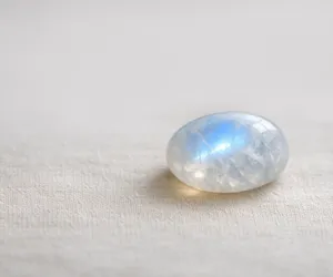 La pierre de lune, un minéral typiquement féminin